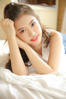 刘亦菲紧身内衣